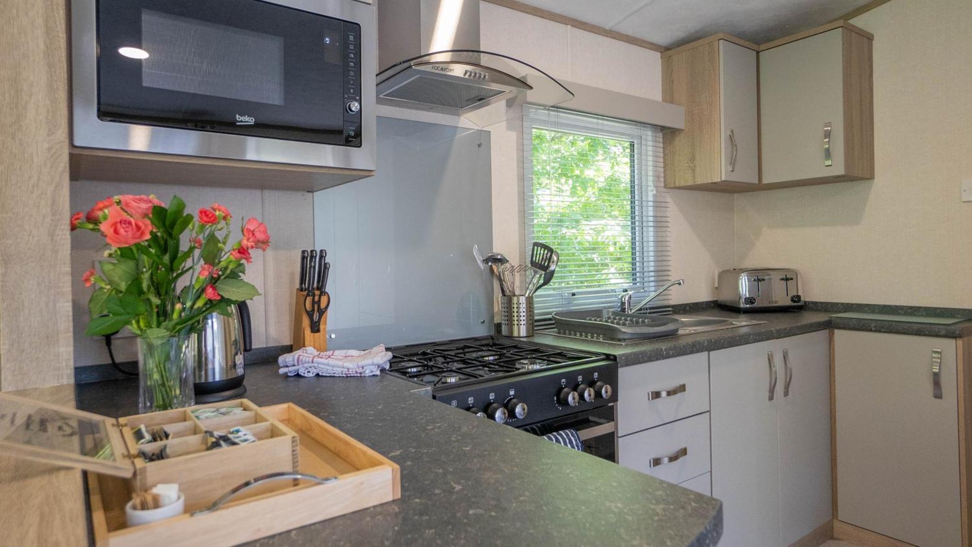 Newby Bridge Country Caravan Park Экстерьер фото